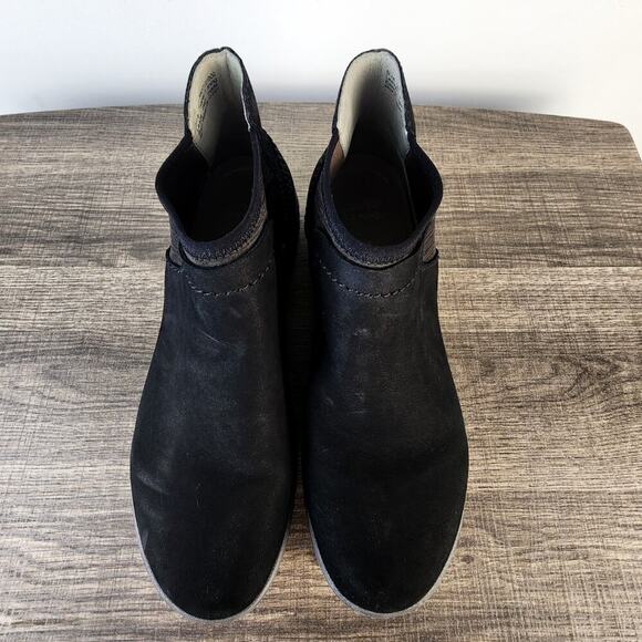 Dansko Black Lizette Nubuck Leather Ankle Booties Size 38 or 7.5 Gorpcore Casual - Picture 4 of 8